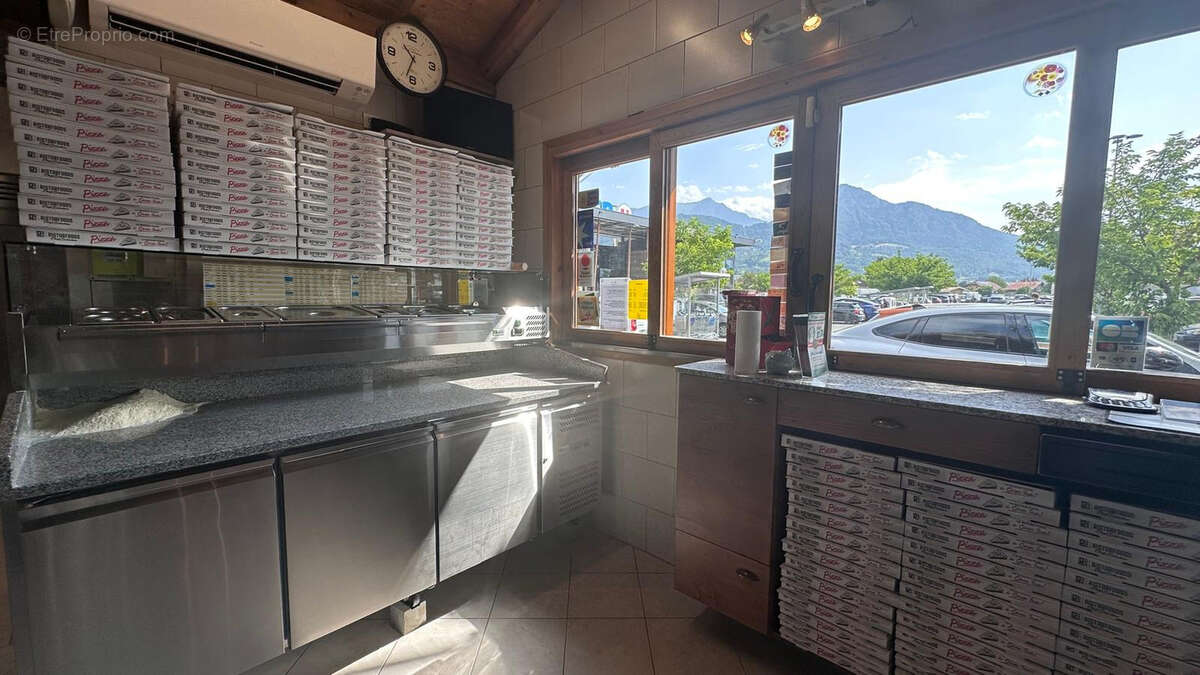 Commerce à MARIGNIER