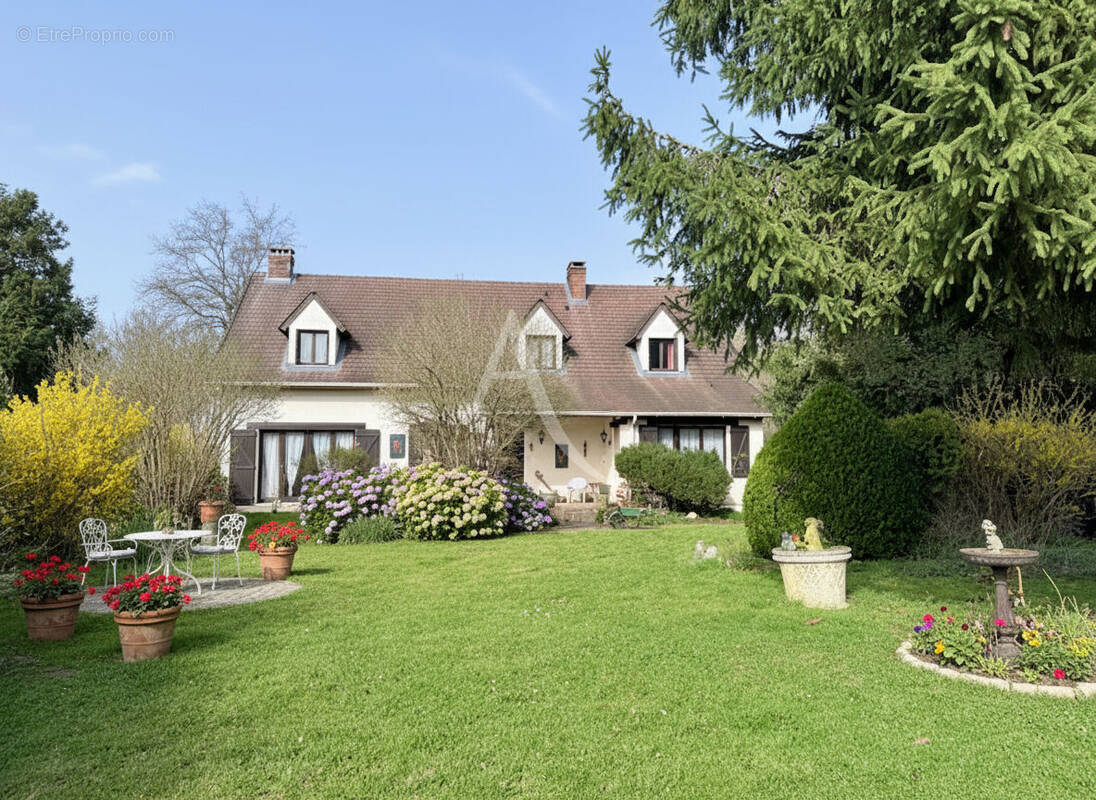 Maison à SERRIS