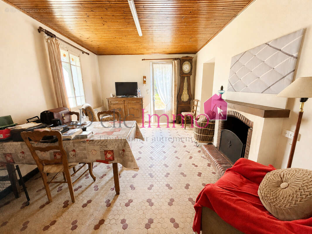Maison à LE PERRIER