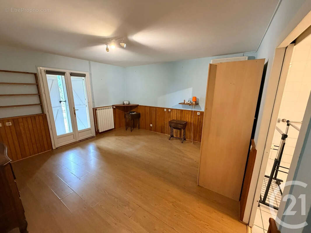 Maison 125 m² à Jassans-Riottier  - photo 5