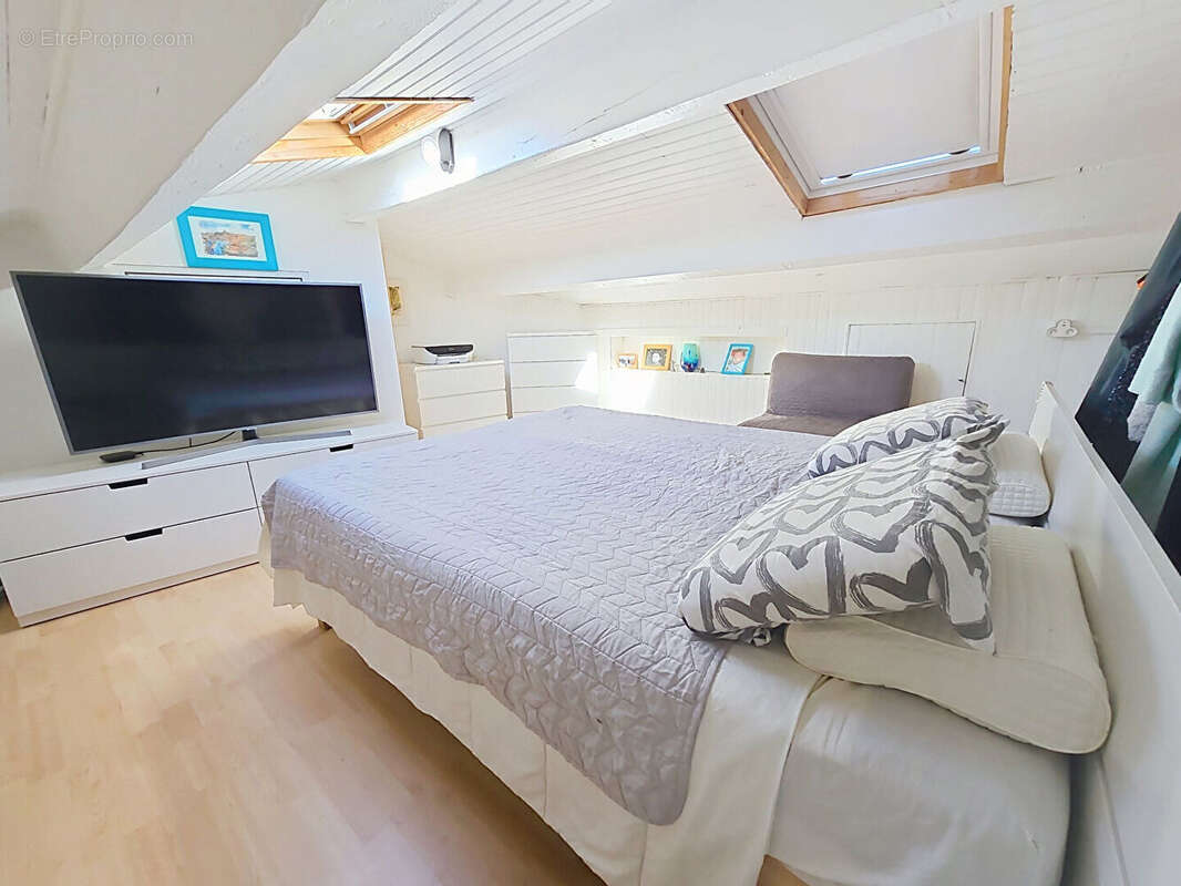 Appartement 68 m² à Six-Fours-Les-Plages  - photo 8
