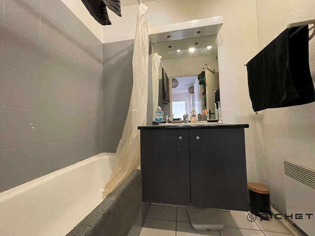 Appartement à BILLERE
