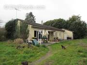 Maison à LES ADJOTS