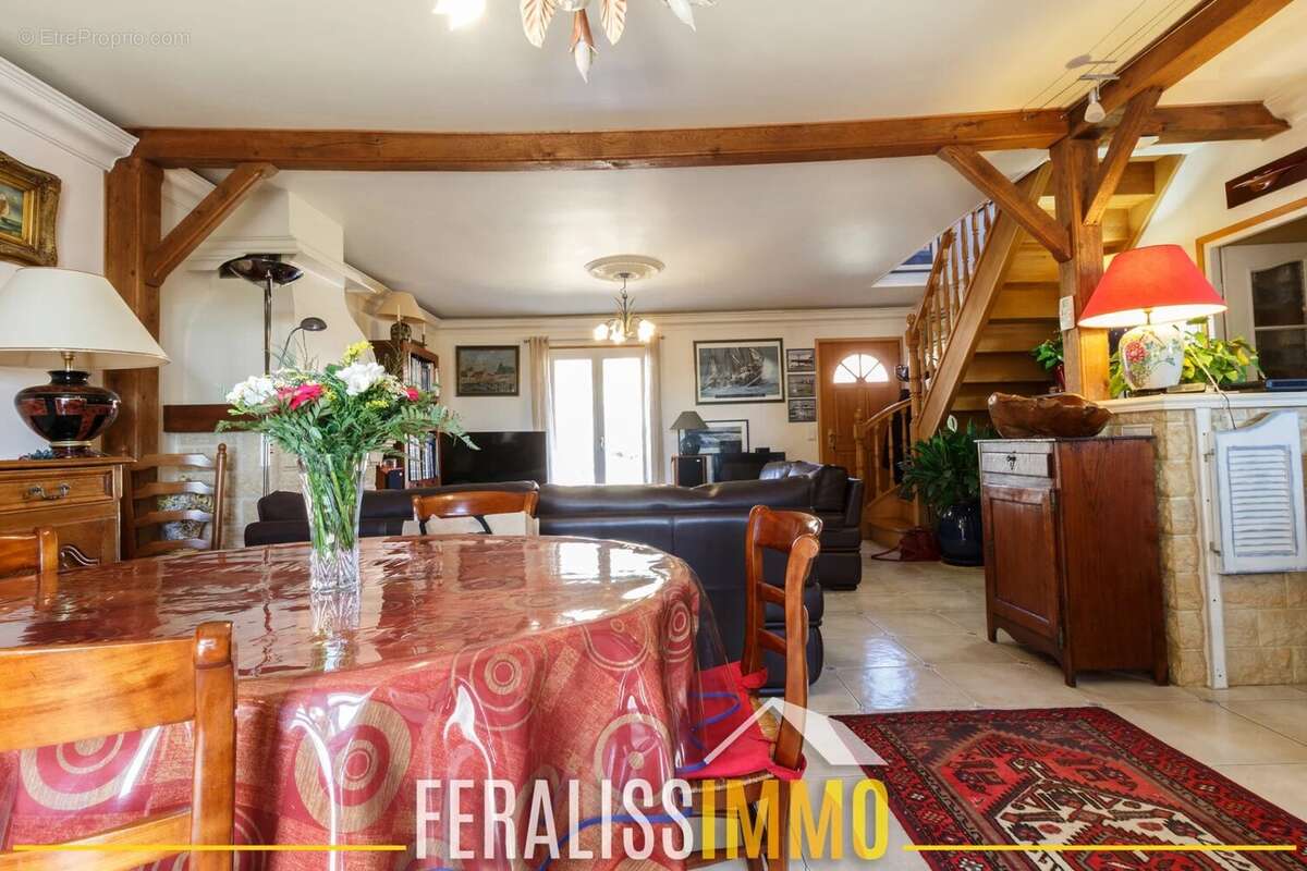 Maison à VAUX-SUR-SEINE