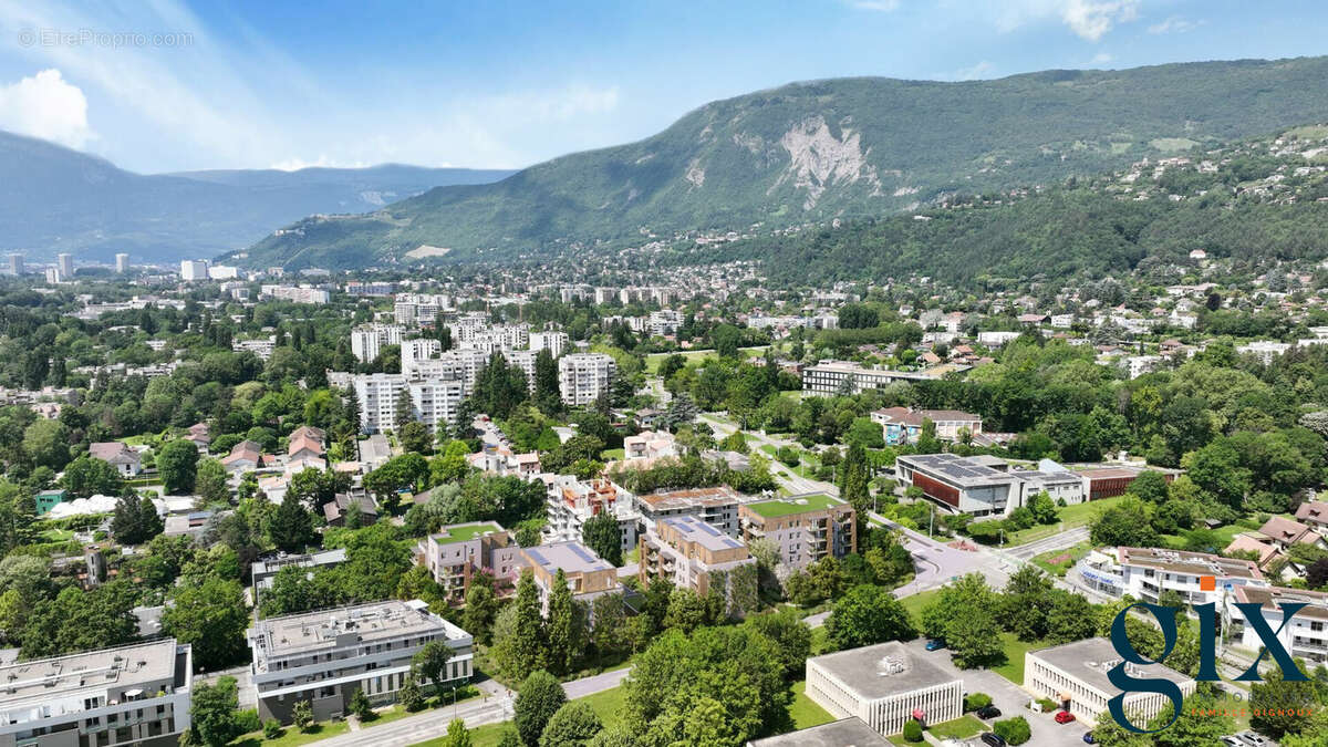 Appartement à MEYLAN