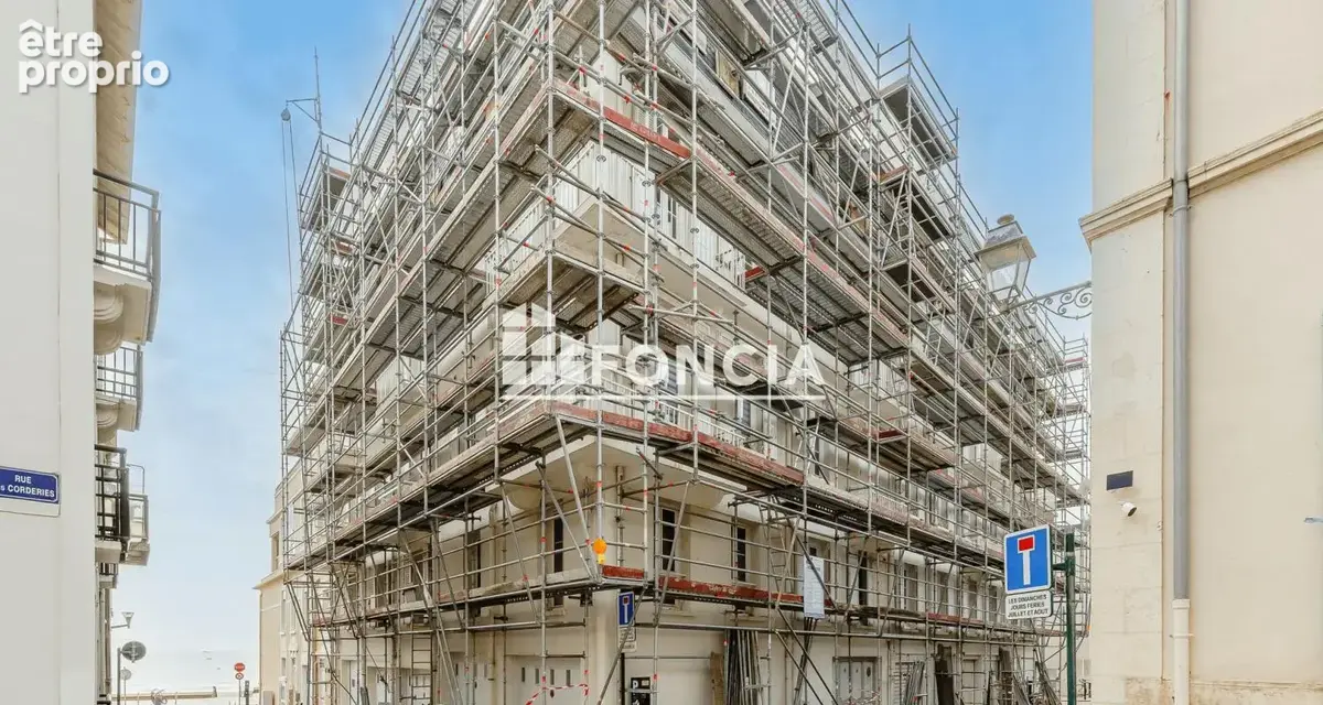 LES SABLES D'OLONNE - CENTRE REMBLAI ET PLAGE - Studio avec mezzanine et balcon dans immeuble de caractère - 50m de la plage - photo 12