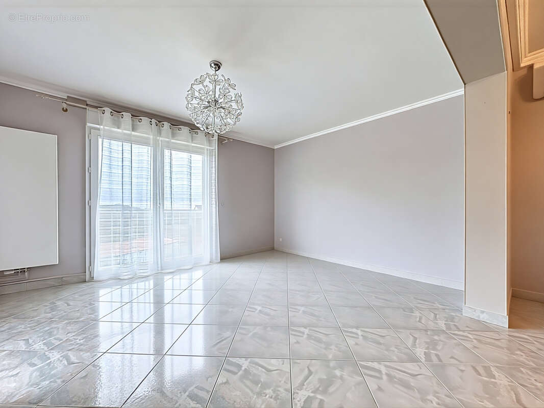 Maison à MONTMIRAIL