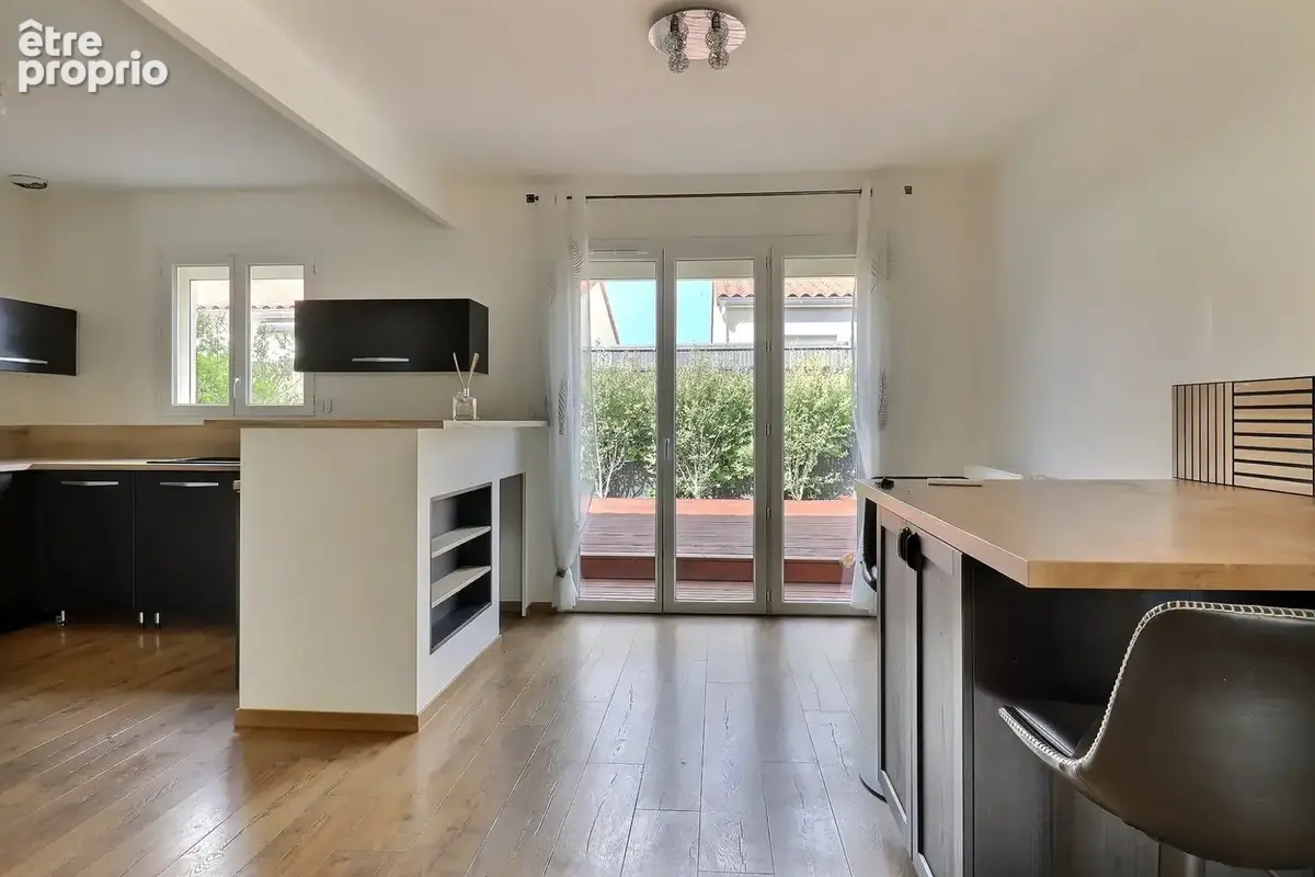 Maison 4 pièces 114 m² à vendre à Pont-Du-Chateau (63430) - photo 4