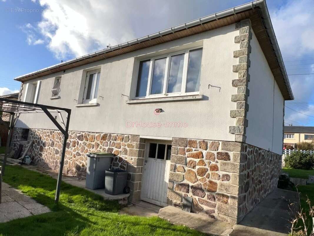 Maison à CONDE-SUR-NOIREAU