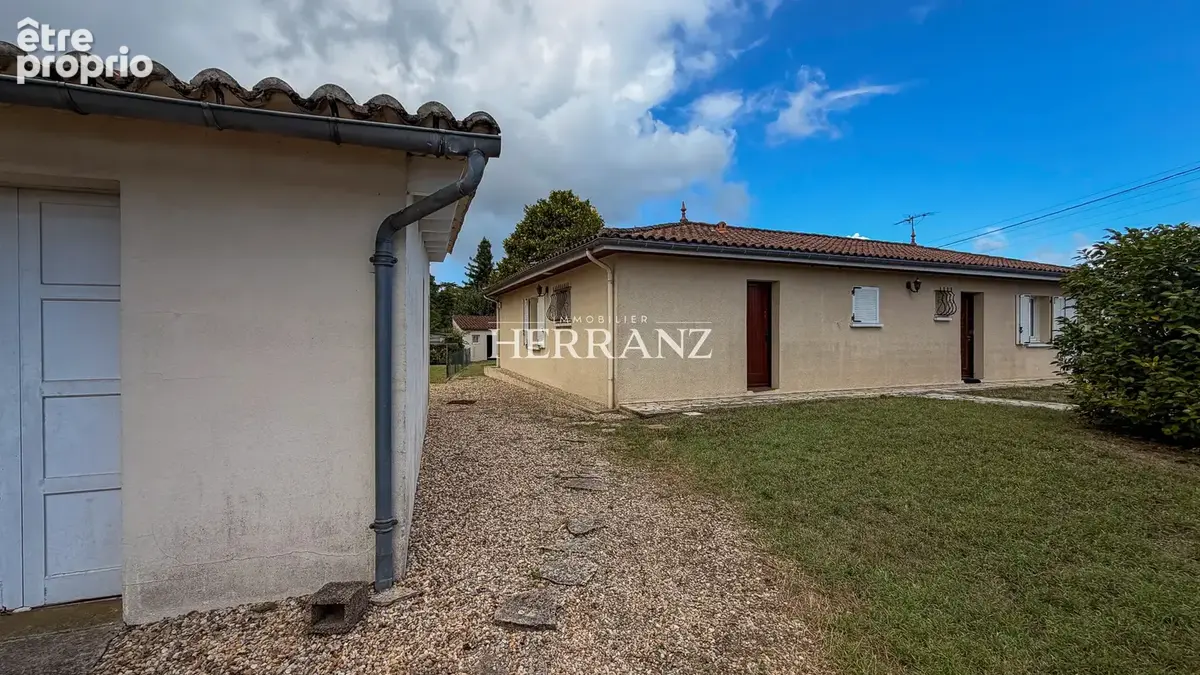 Maison de plain-pied avec jardin, garages et dépendances à Libourne - photo 13
