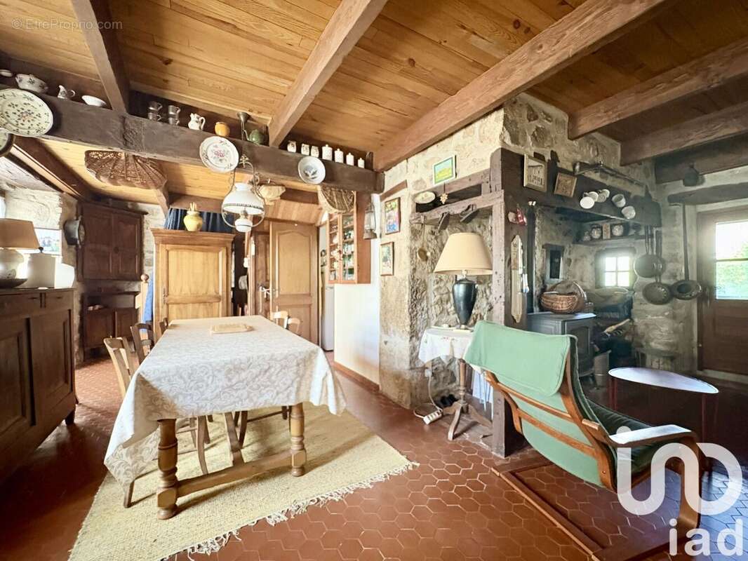 Maison 86 m² à Gilhoc-Sur-Ormeze  - photo 4
