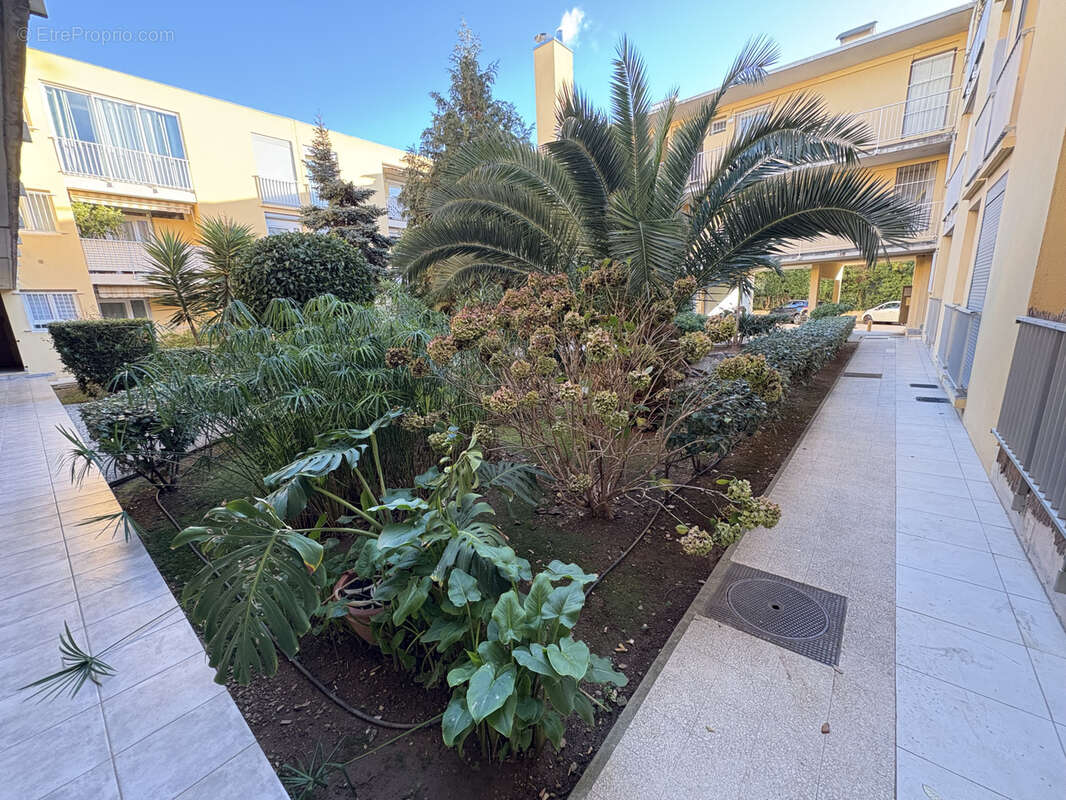 Appartement à SIX-FOURS-LES-PLAGES