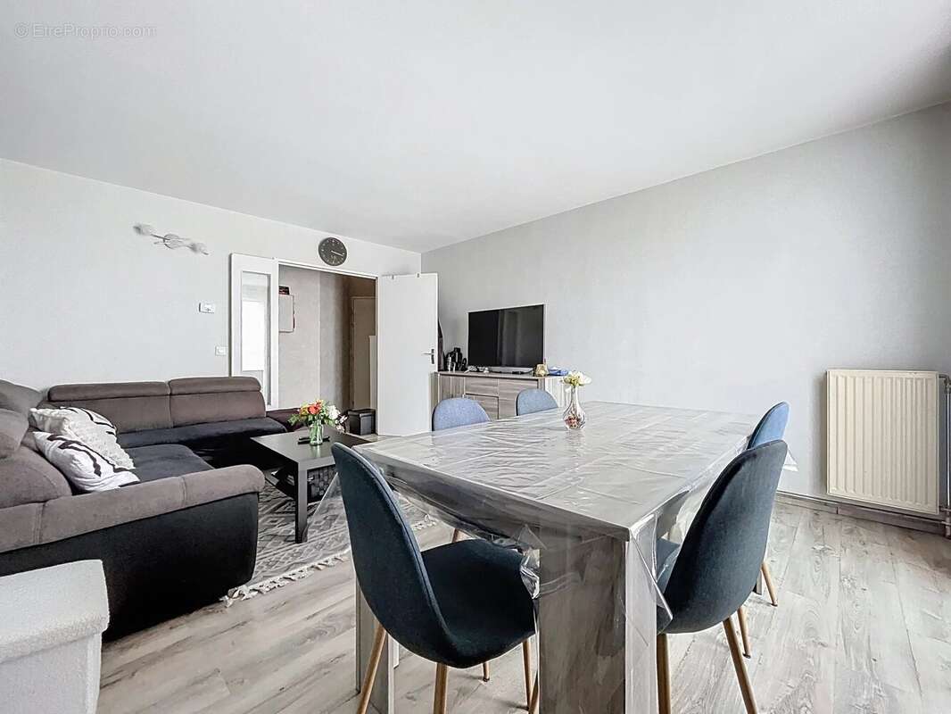 Appartement à ELANCOURT