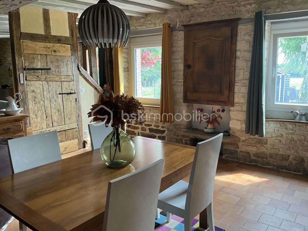 Maison à NEUVY-SAUTOUR