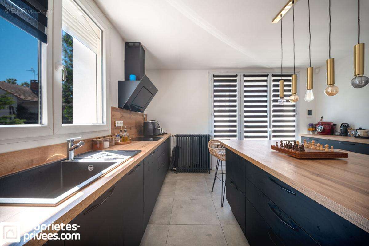 Ensemble immobilier Avignon 8 pièce(s) 180 m2 - photo 3