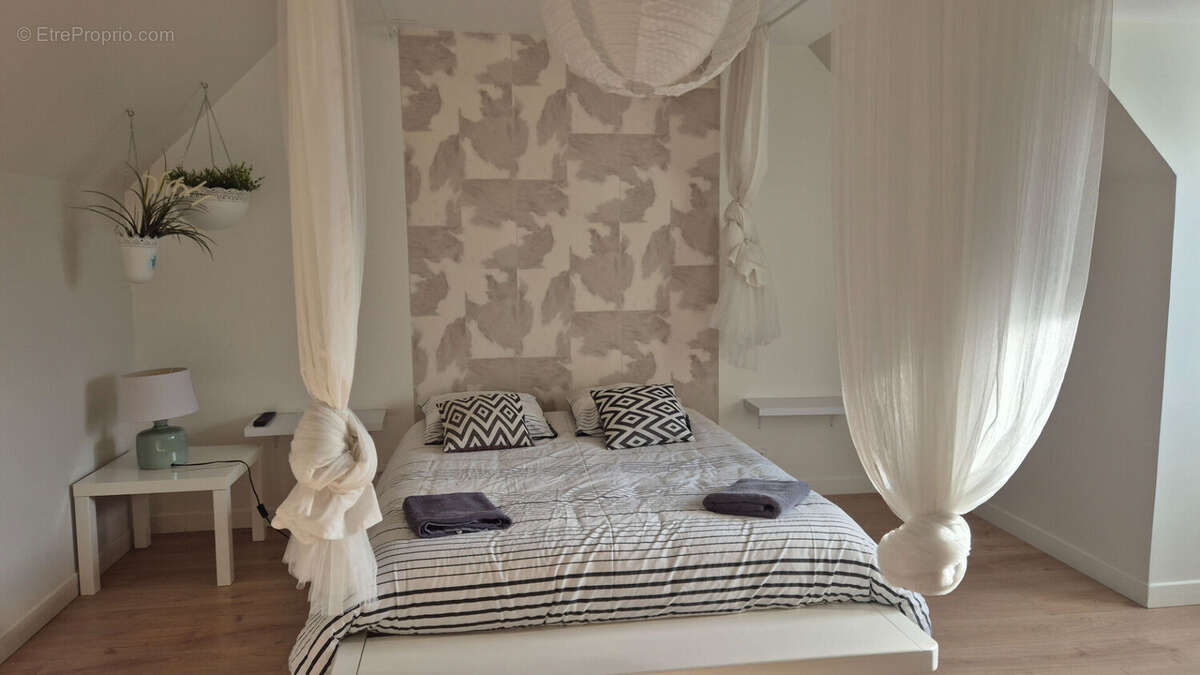 Maison à AUMEVILLE-LESTRE