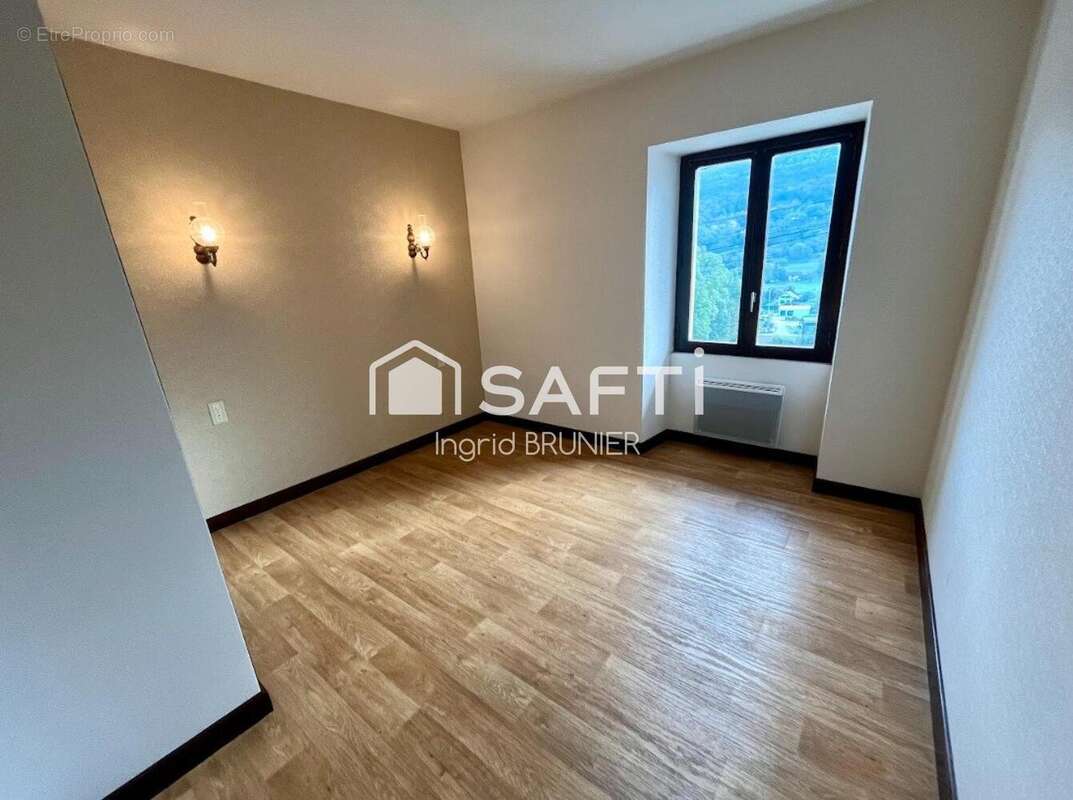 Maison 70 m² à Saint-Pierre-De-Curtille  - photo 6