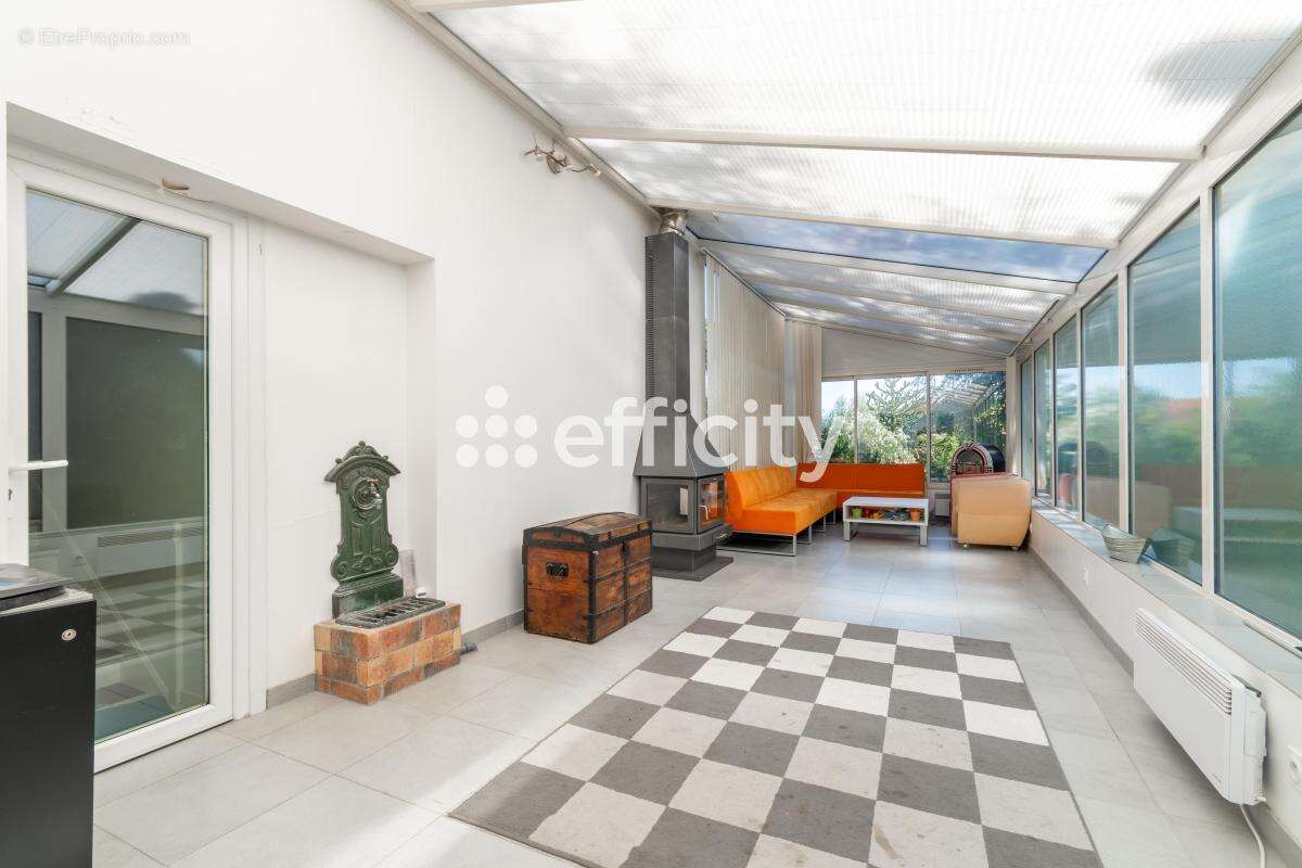 Maison à VILLENEUVE-LE-ROI