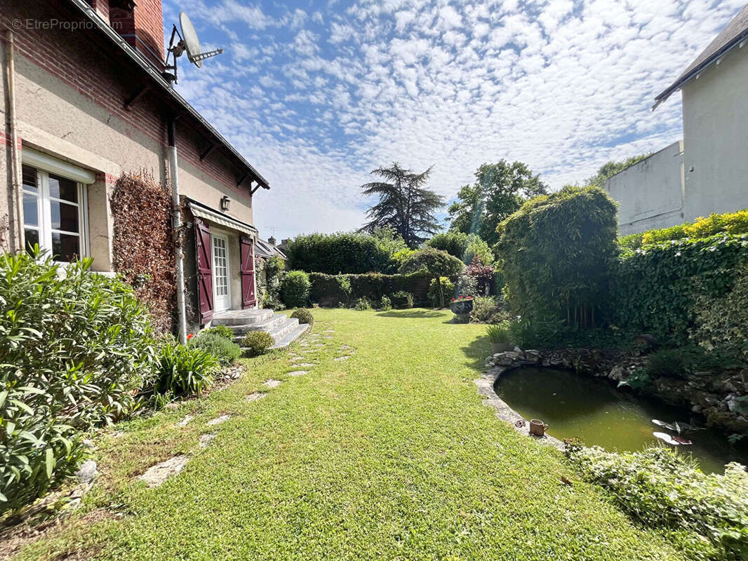 Maison à SAINT-CYR-SUR-LOIRE