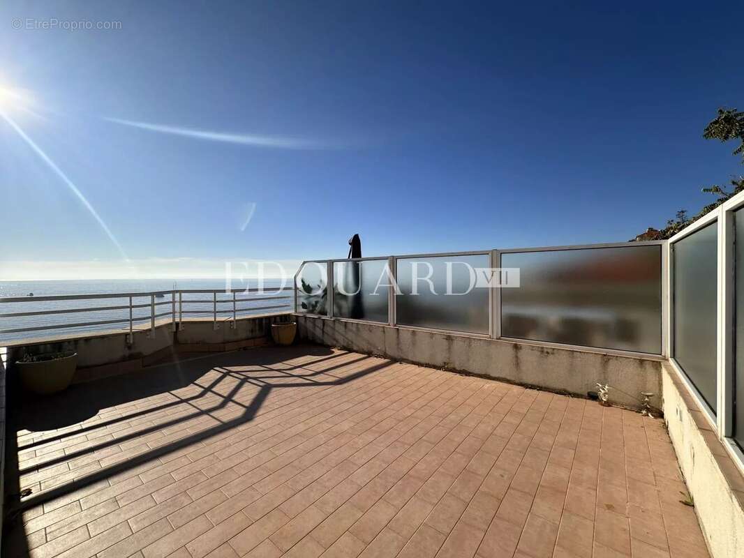 Appartement à ROQUEBRUNE-CAP-MARTIN