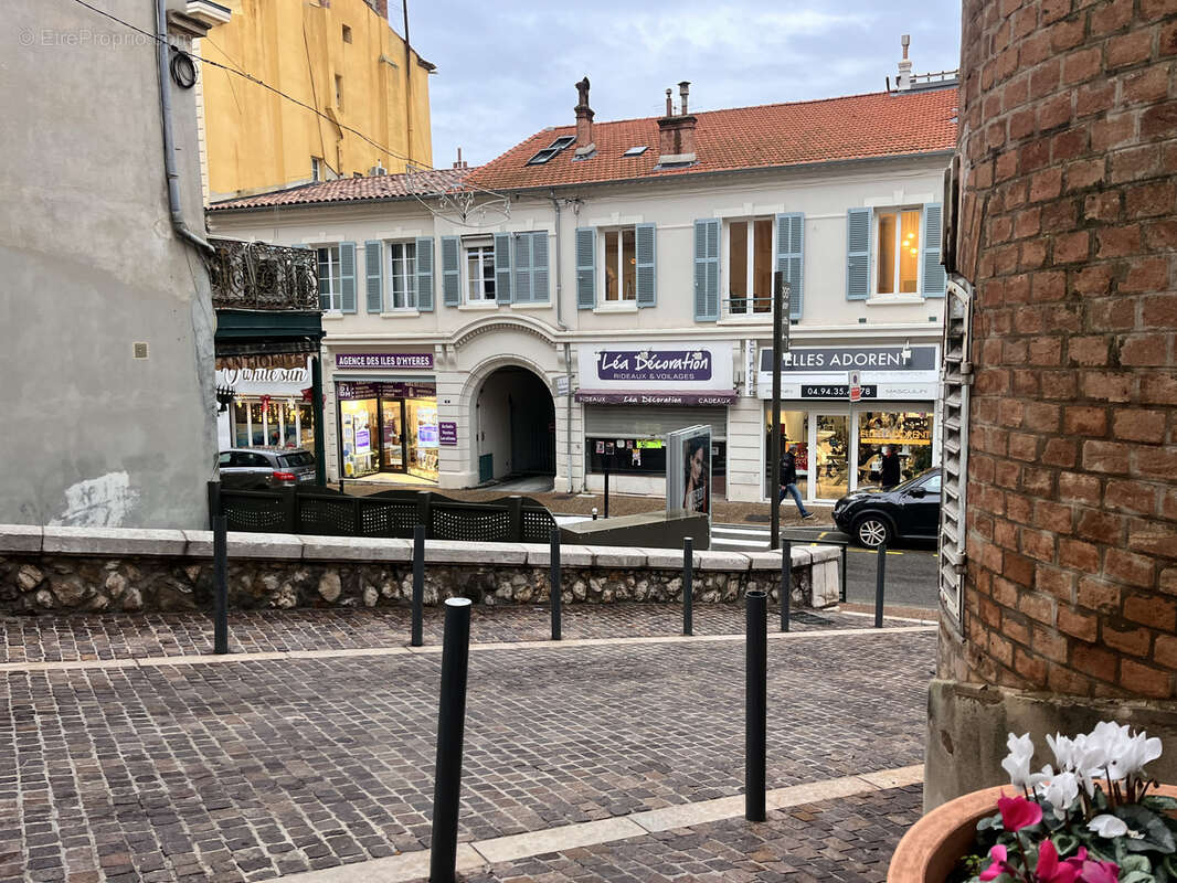 Commerce à HYERES