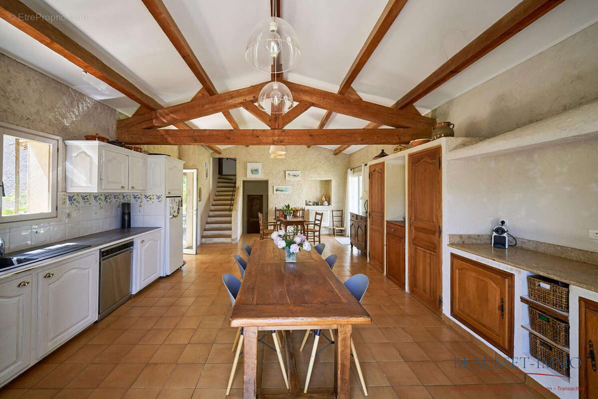 Cuisine spacieuse et conviviale - Maison à LE CASTELLET