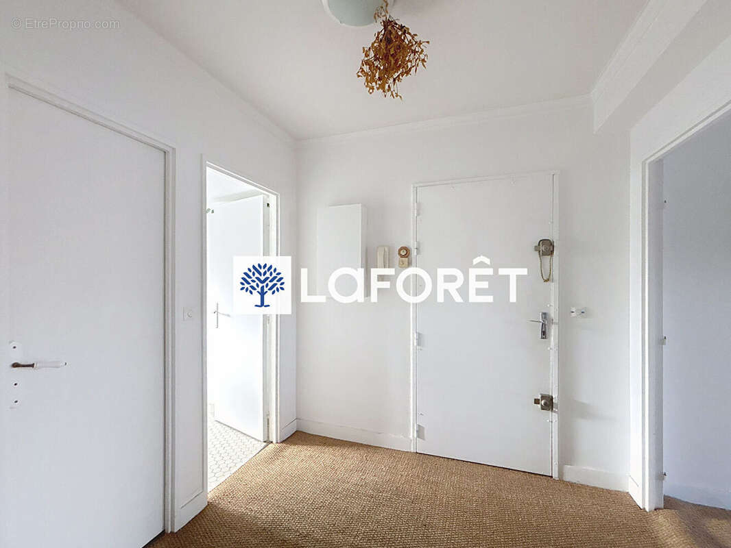 Appartement à SAINT-NOM-LA-BRETECHE