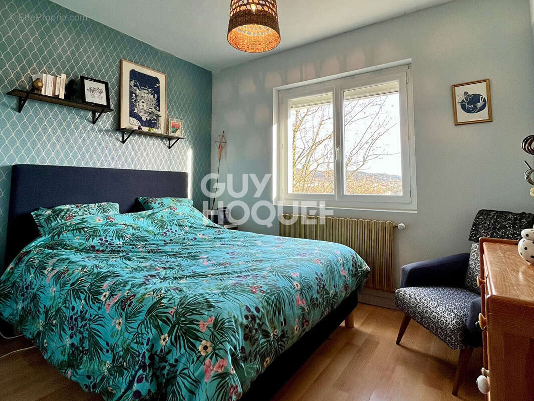 Grande maison familiale avec annexe et terrain à Espère - photo 7