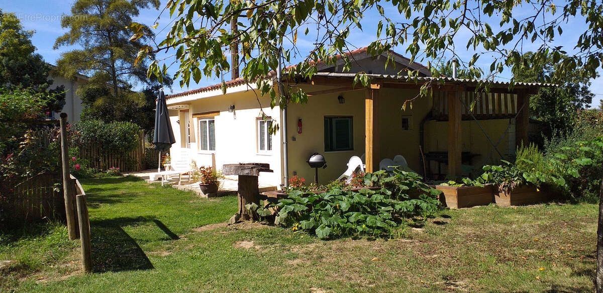 Maison à SAINT-NICOLAS-DE-LA-GRAVE