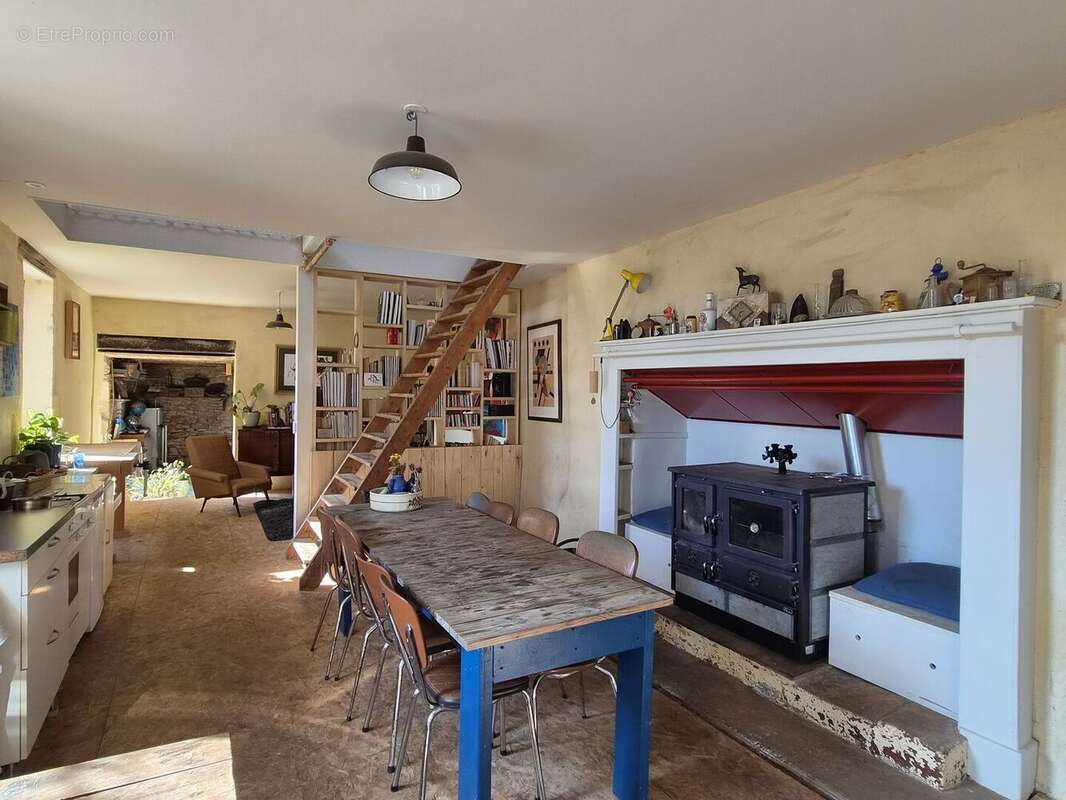 20260324160509 - Maison à SAINT-CYPRIEN