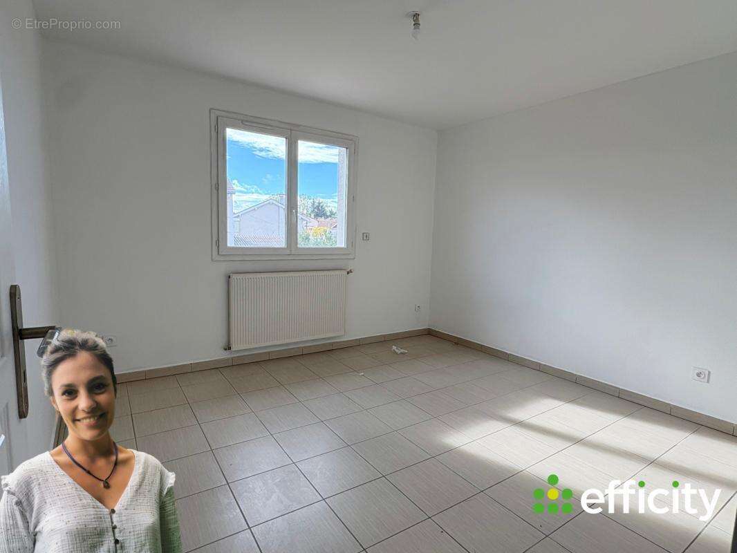 Maison à SURY-LE-COMTAL