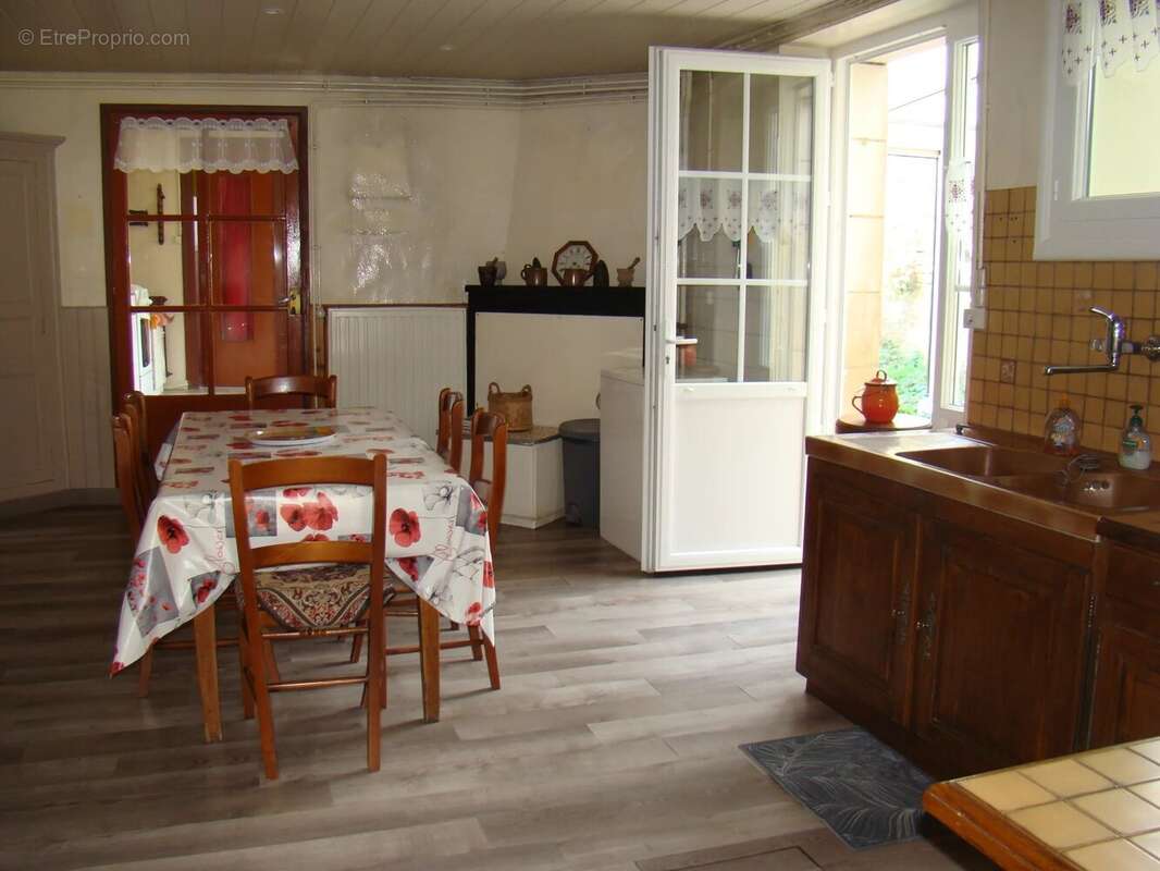 Maison à SAINT-MAURICE-LA-CLOUERE