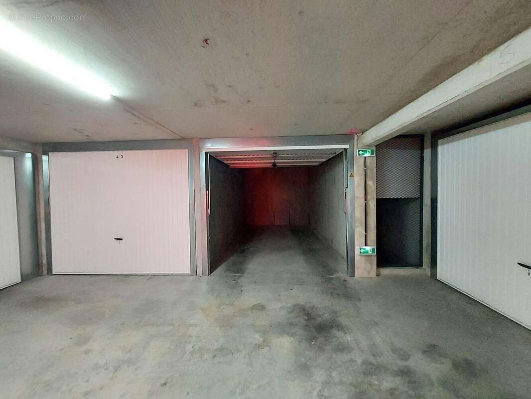Photo 5 - Parking à VILLENEUVE-LOUBET