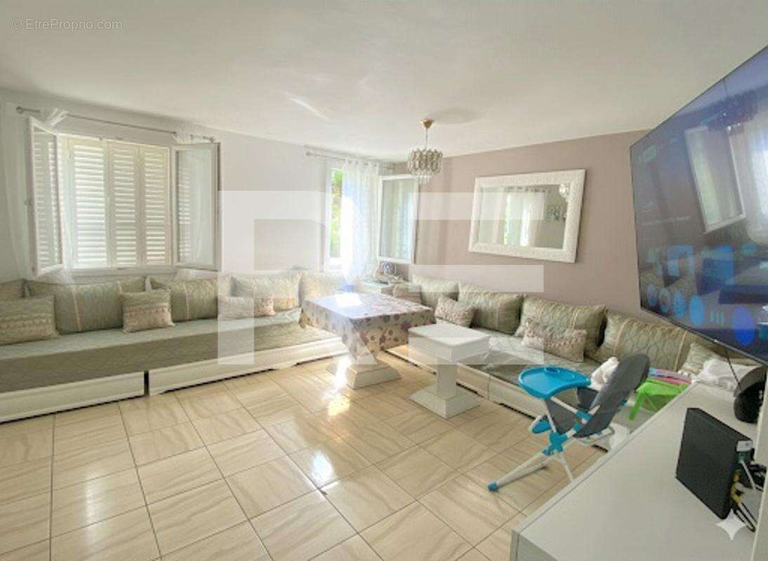 Appartement à LUNEL