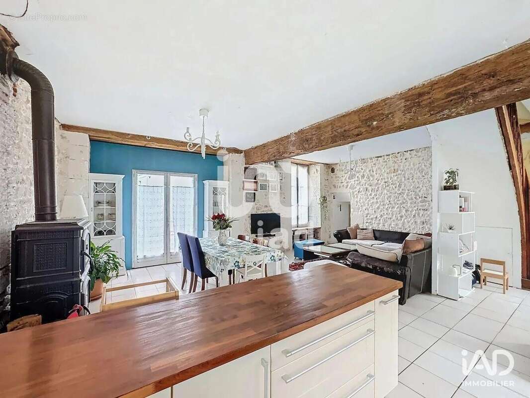 Photo 5 - Commerce à NOUANS-LES-FONTAINES