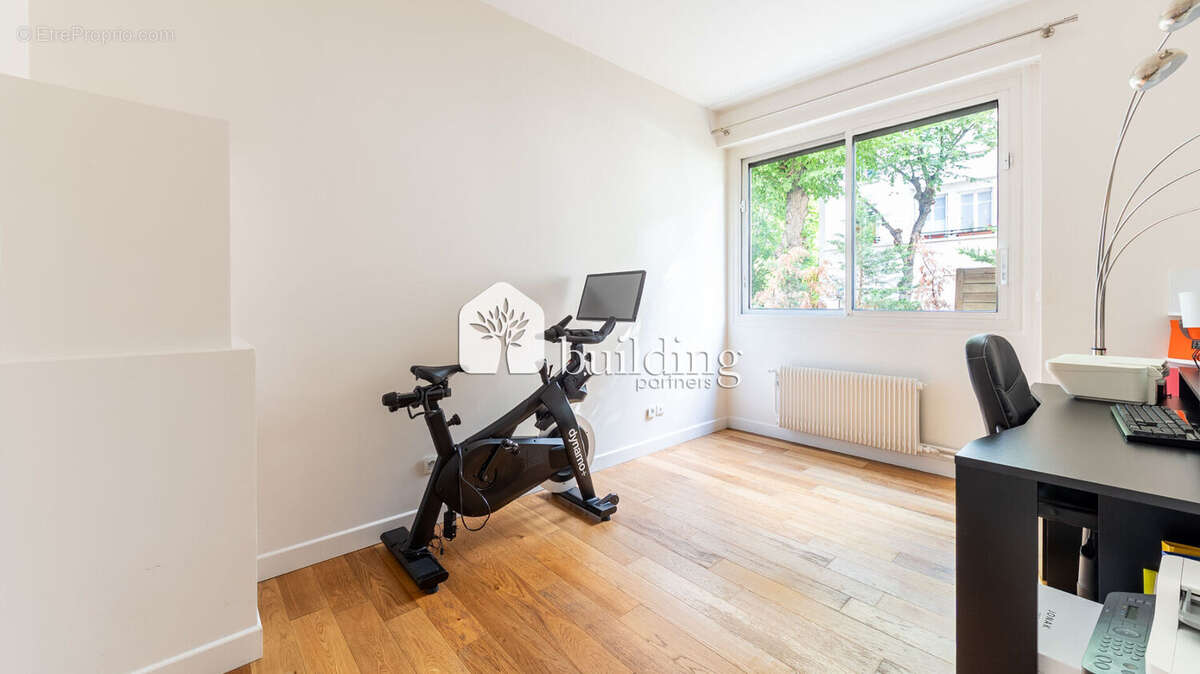 Appartement à NEUILLY-SUR-SEINE