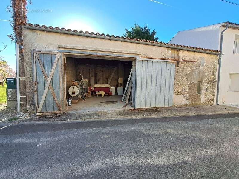 Maison à vendre 6 pièces + Chai attenant - photo 12