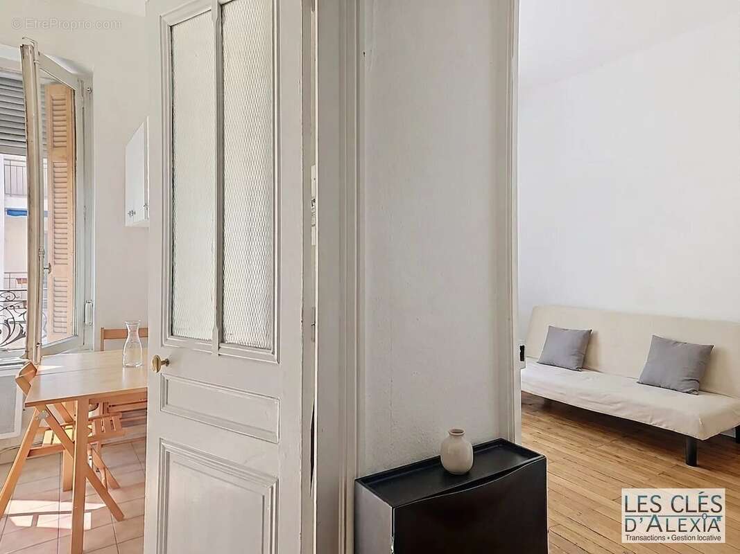 Lyon 6ᵉ – Studio de charme vendu loué, idéal investissement patrimonial - photo 2