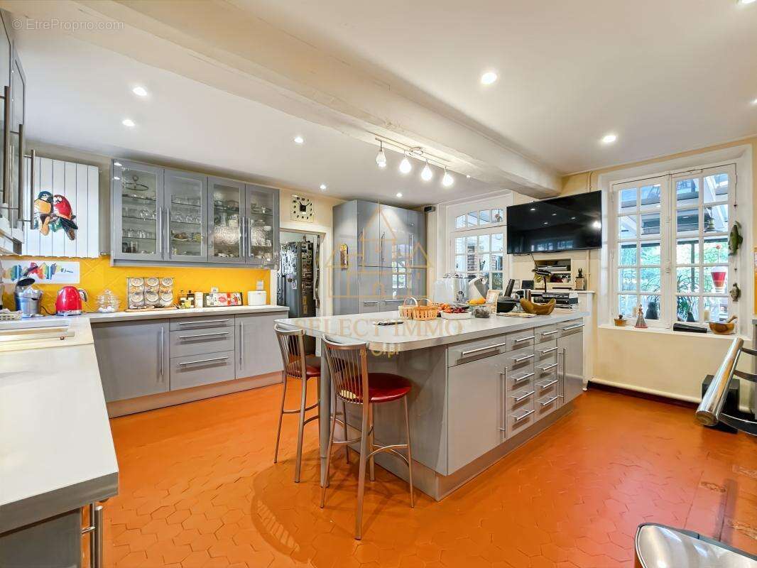 Authentique moulin de caractère de 550m² avec ses dépendances à 100km de Paris - photo 13