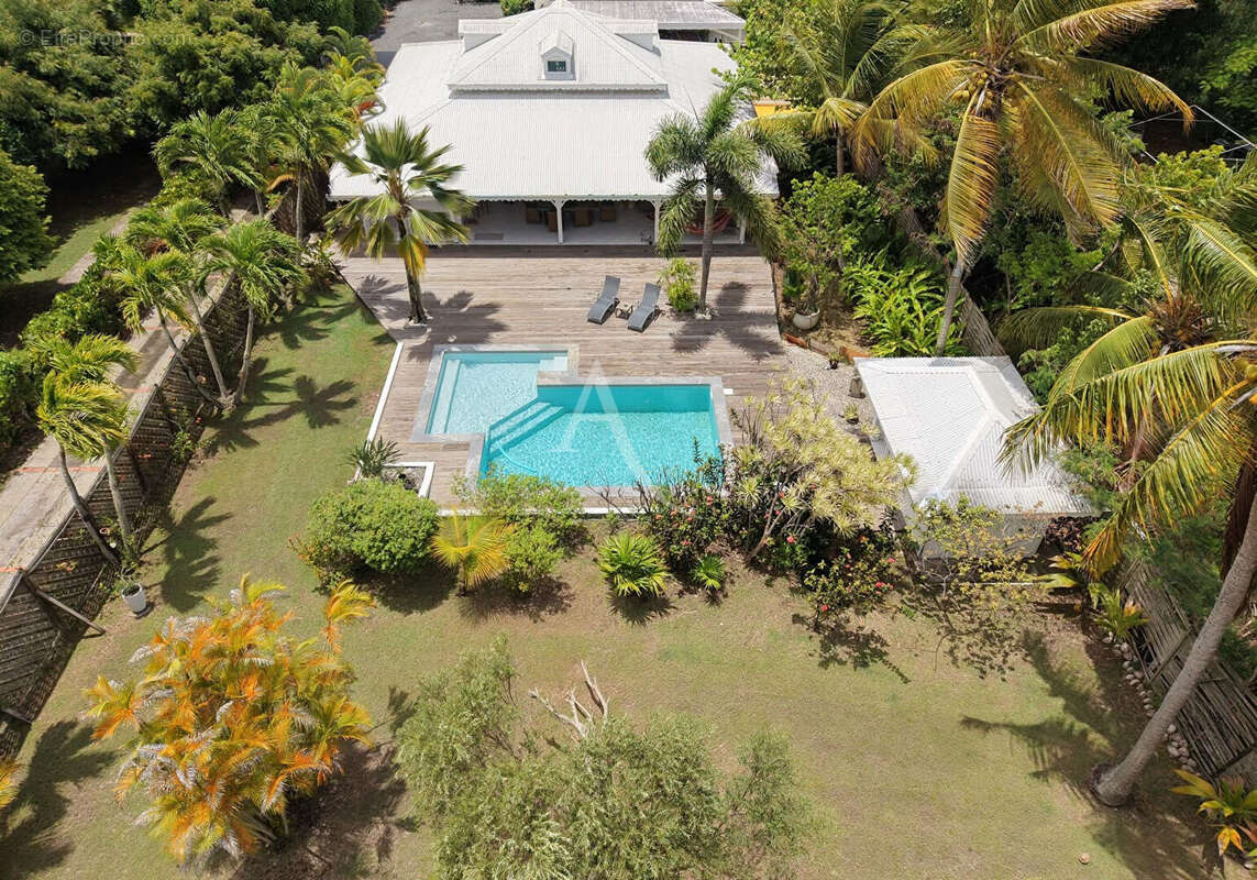 Villa à fort potentiel avec grand terrain et piscine - photo 11