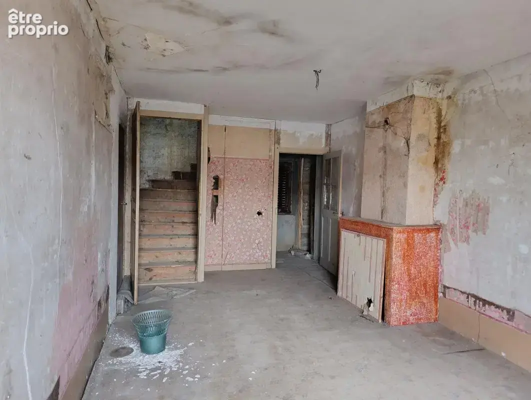 Maison a rénover - terrain- dépendances - photo 5
