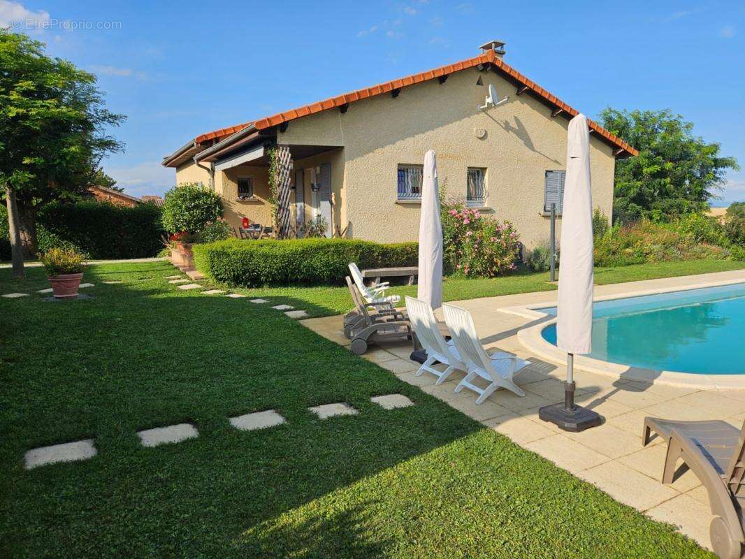 *** exclusivite *** maison familiale avec piscine jardin et double garage  *** st-georges-sur-allier 63800 *** - photo 19