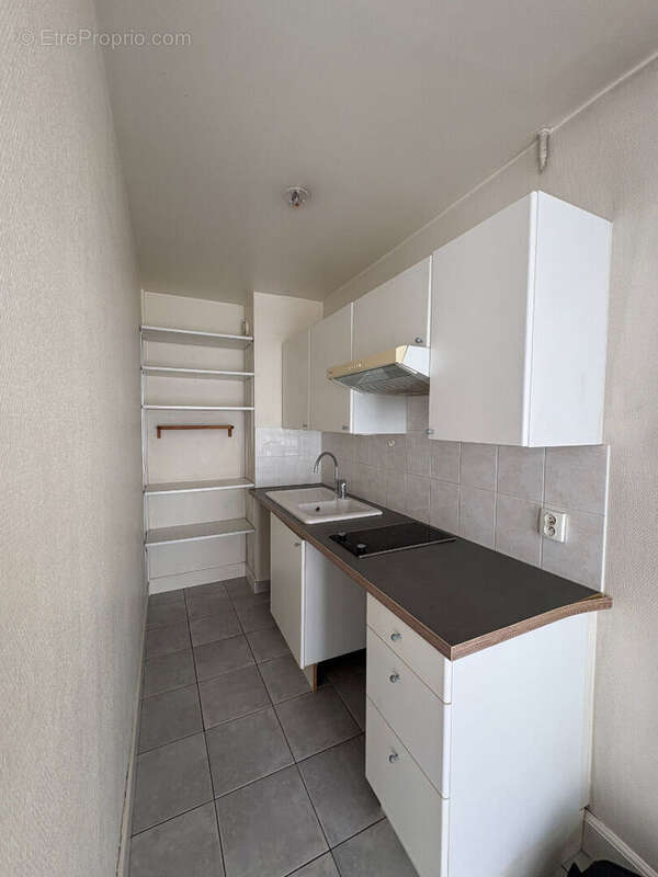2 pièces avec ascenseur, cave et parking étage élevé - photo 2