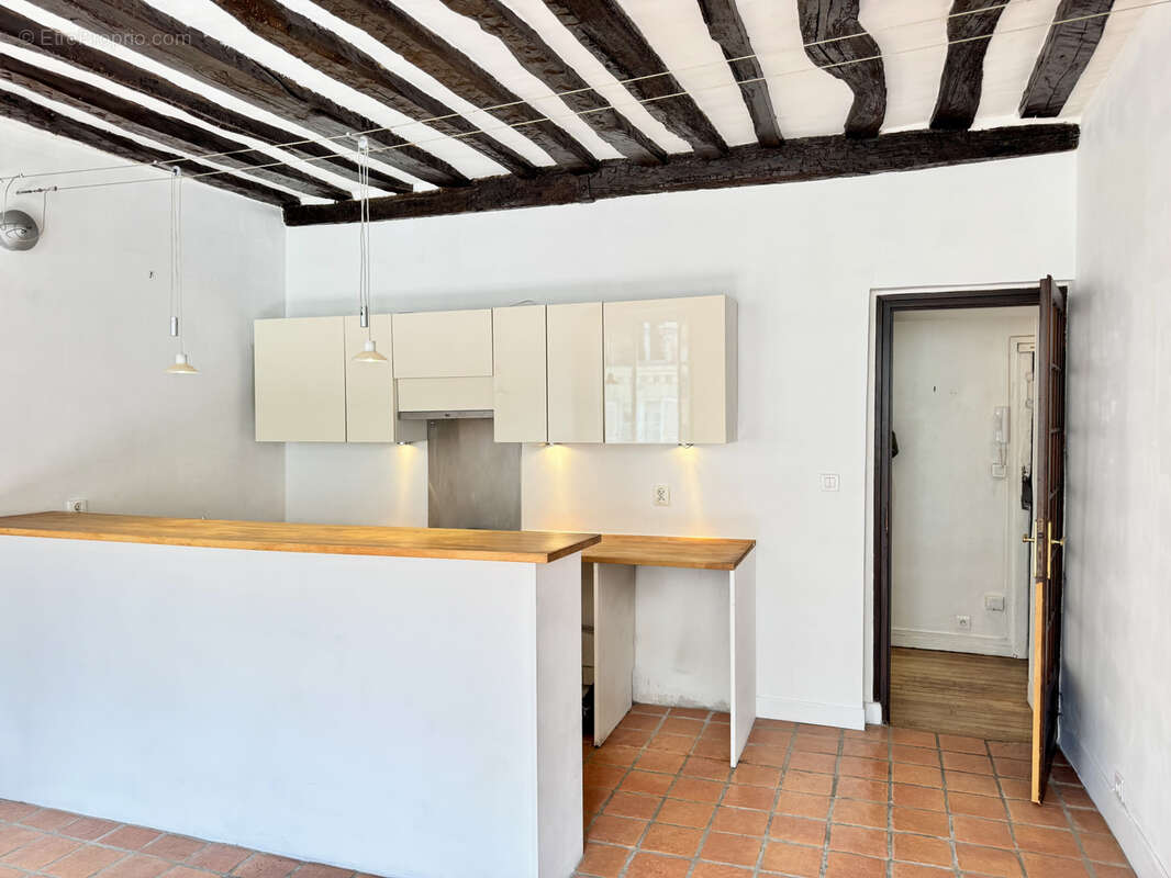 Appartement à PARIS-3E