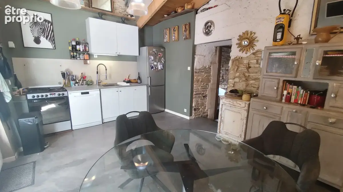 Marguerittes - maison de village atypique de 100m2 avec cour et 2 p2 40 et 45m2 - photo 2
