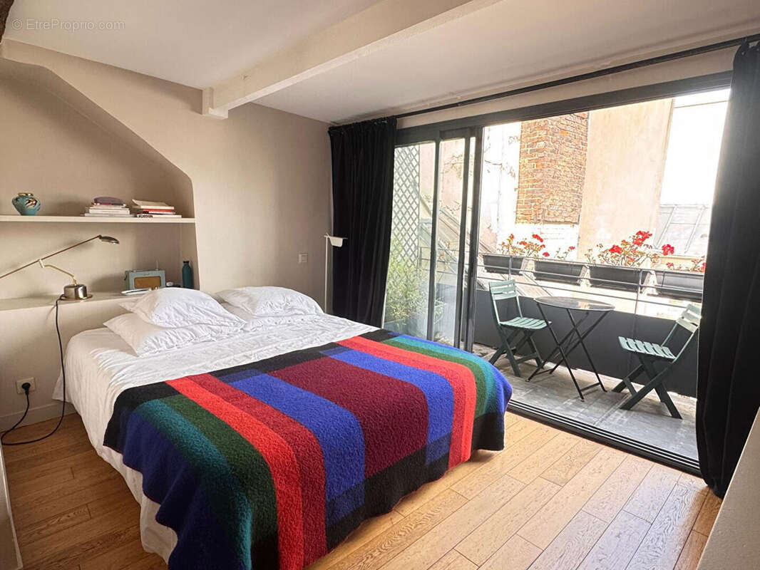 Appartement à PARIS-2E