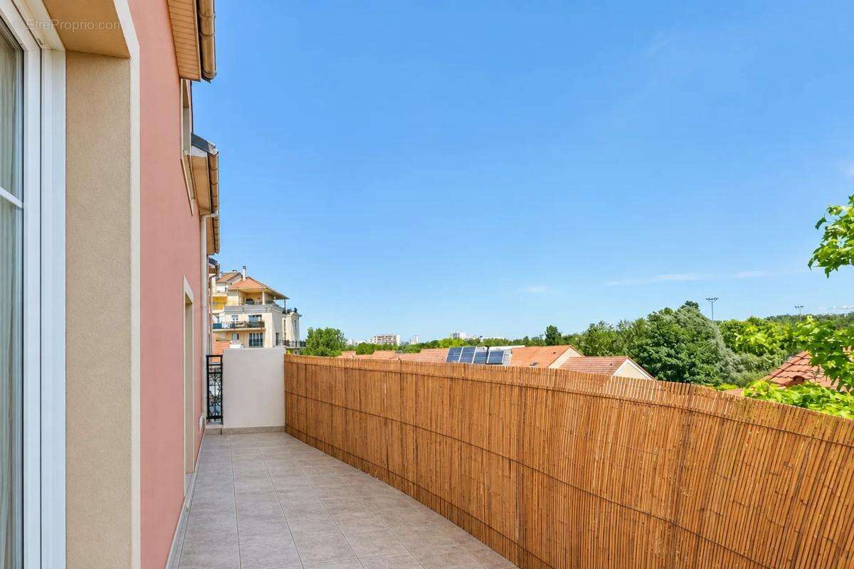 Appartement à VILLENEUVE-LA-GARENNE
