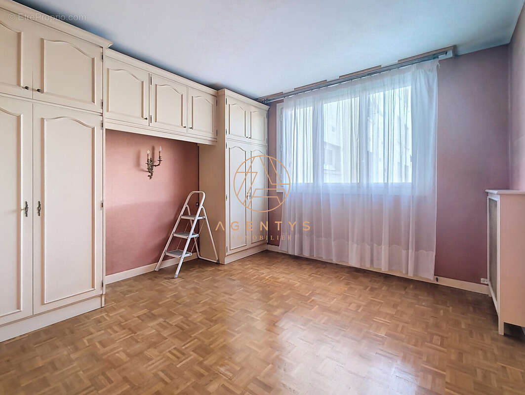 Appartement à SAINT-MAUR-DES-FOSSES
