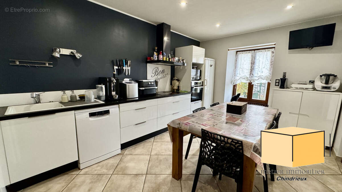 Maison à CHINDRIEUX