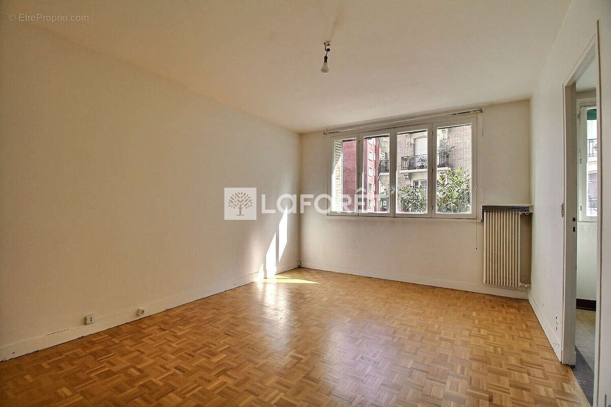 Appartement à LA GARENNE-COLOMBES